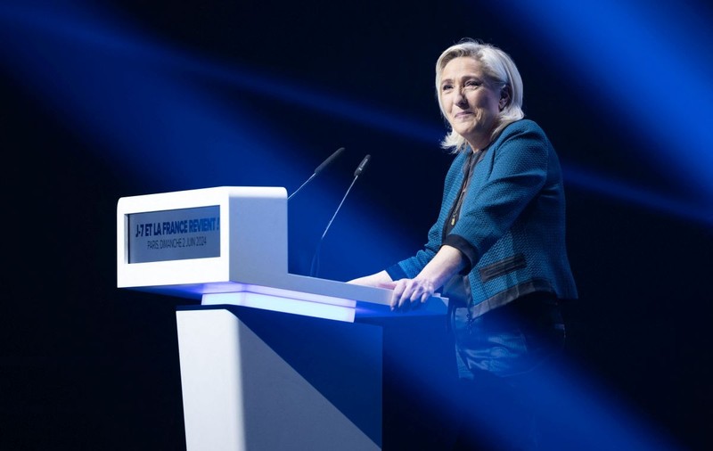 Partidul lui Marine Le Pen nu va obține majoritatea absolută în urma alegerilor parlamentare din Franța - sondaj