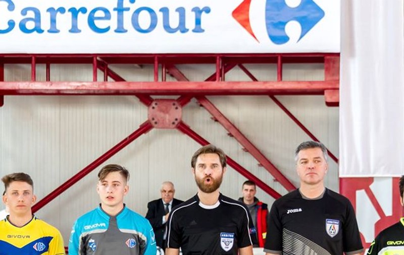 Arbitrul Alexandru Tudor a cântat imnul la Cupa Liceelor prahovene! FOTO