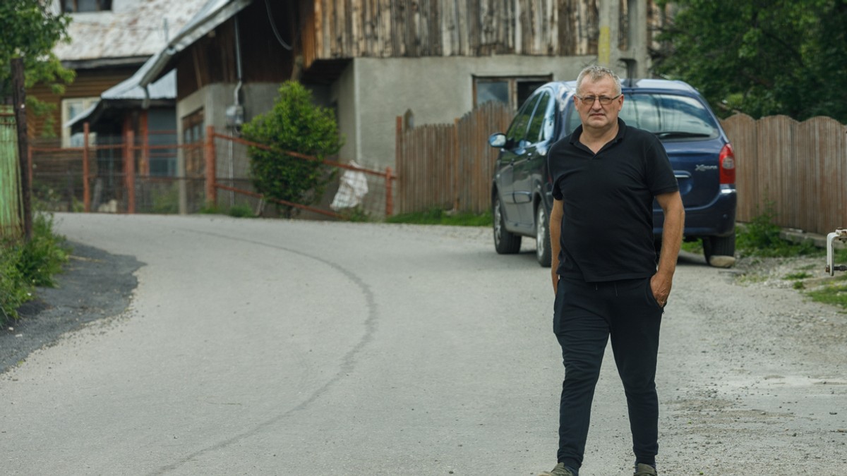 Bogdan Davidescu, primar ales în Șotrile. Foto: Vlad Chirea / Libertatea