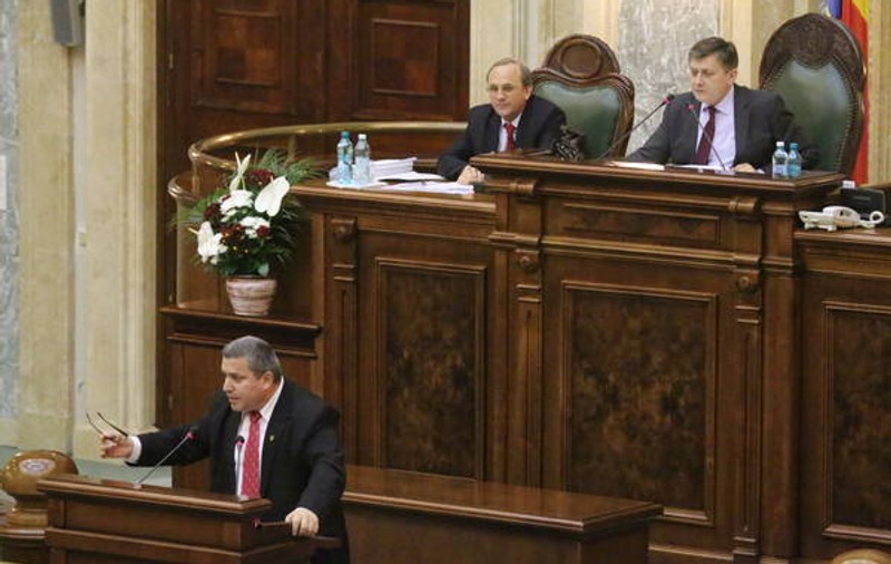 Se stinge lumina la grupul senatorial PP-DD? 