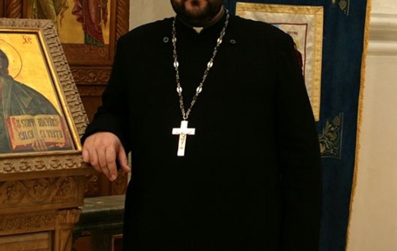 Un preot a fost prins beat la volan. Explicația acestuia: "A fost ziua mea"