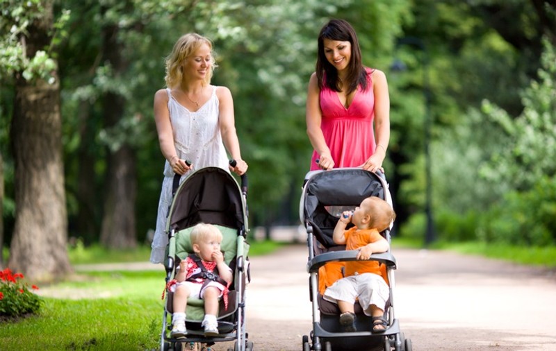 5 aspecte de care să ţineţi cont când cumpăraţi un cărucior pentru copil