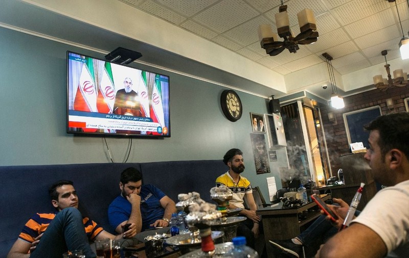 Ce li se permite iranienilor să știe despre război: televiziunea de stat evită informațiile despre atacuri și moartea lui Khamenei