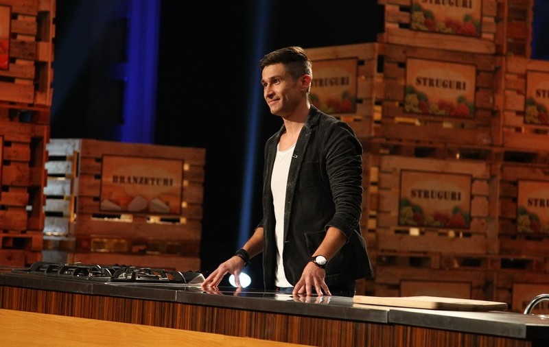 CONCURENTUL ăsta le-a oferit JURAŢILOR de la MASTERCHEF o PORŢIE ZDRAVĂNĂ DE RÂS! Iată CE REŢETĂ-TRĂSNET a făcut
