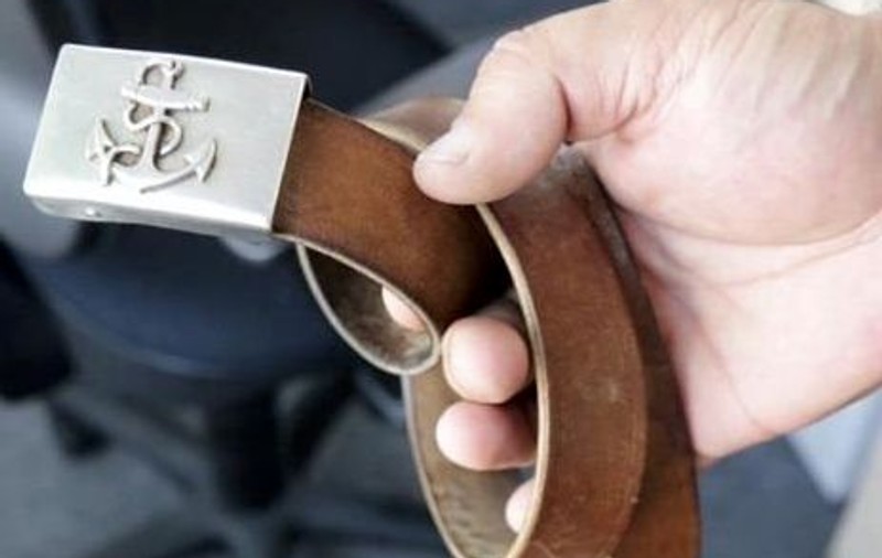 Și-a ucis cu sânge rece vecinul, sugrumându-l cu cureaua de la pantaloni