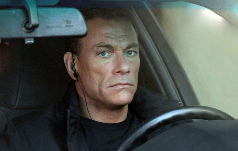 Detalii despre dosarul în care Jean-Claude Van Damme e acuzat că s-a culcat cu femei traficate din România: „A luat cinci dintre noi și le-a trimis la el în cameră”