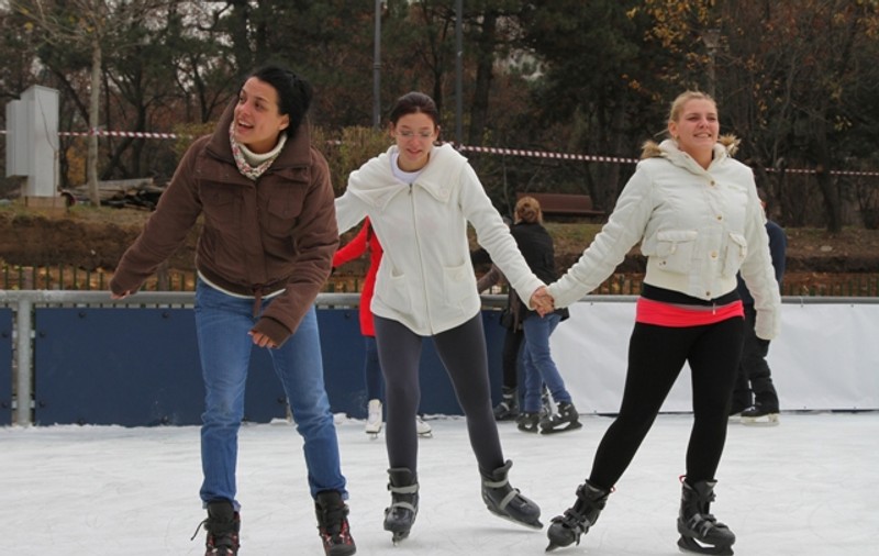 Uite ce patinoare s-au deschis în Capitală!