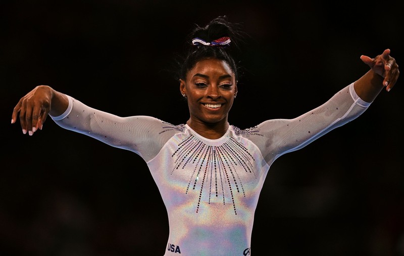Simone Biles, spectacol în vacanță. Ce sărituri în apă face gimnasta americană!