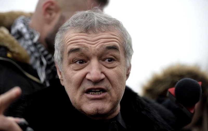 Au început audierile în dosarul în care Gigi Becali este acuzat de ultraj, în urma autodenunțului său! Omul de afaceri este cercetat pentru că l-a amenințat pe directorul Penitenciarului Jilava