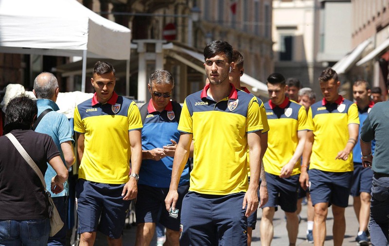 Italienii se roagă de tricolori: ”Bateți Franța și pentru noi!”