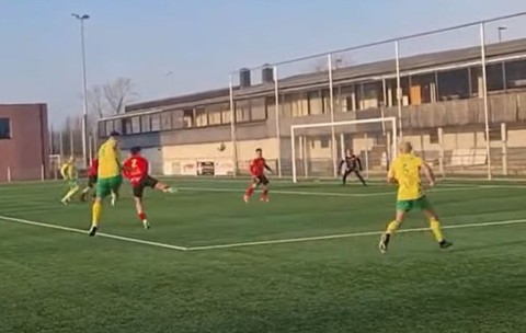 Muncitori români din construcții, transporturi, agricultură și logistică și-au făcut echipă de fotbal și au apărut în ziar, în Belgia