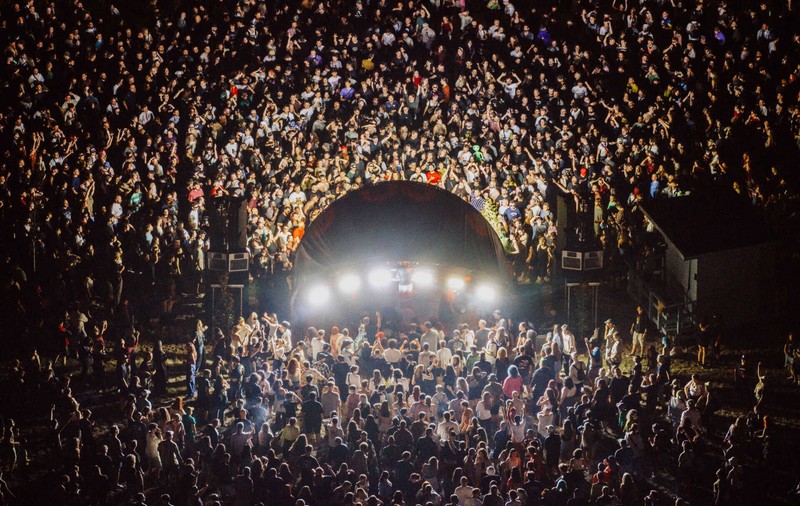 Începe Electric Castle 2026, ediția care îi aduce pe aceeași scenă pe Teddy Swims, The Cure, twenty one pilots, Chase and Status și Wet Leg