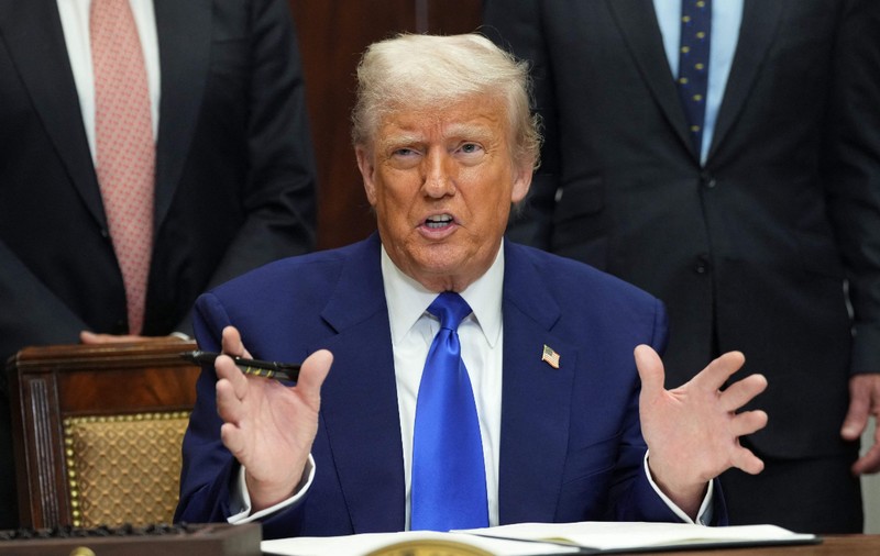 Trump anunță că va discuta cu Putin pentru a „pune capăt vărsării de sânge”