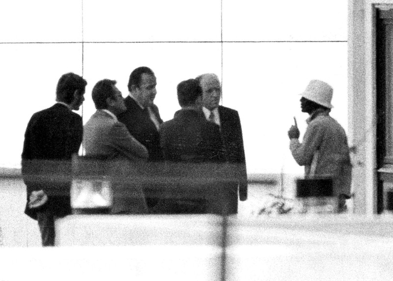 epa03384512 (FILES) A file photo dated 5 September 1972 showing a Black September terrorist in negotiations with then German Interior Minister Hans-Dietrich Genscher (third from left) and Bavarian Interior Minister Bruno Merck (second from right) at the Israeli team quarters during the siege of the Munich Olympics terrorist attack in which 11 Israeli athletes were killed. The 40th anniversary of the massacre was commemorated at the site of Munich's former Olympic Village, a military airport called Fuerstenfeldbruck 5 September 2012. EPA/DPA