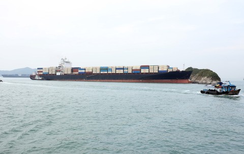 Nava de transport iraniană capturată de SUA ar putea deveni un „premiu” de război