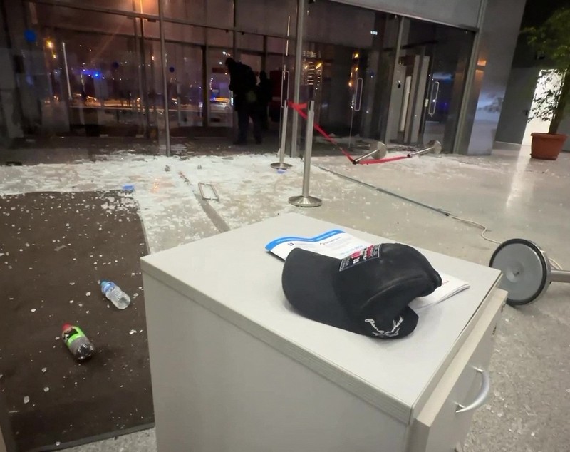 Statul Islamic a publicat o fotografie cu cei patru presupuși atacatori care au deschis focul la concertul din Moscova