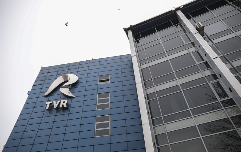 TVR, despre criza de cosmetice: „Existau şi suspiciuni că mai multe persoane au beneficiat de servicii de coafură și machiaj, deși nu aveau acest drept”