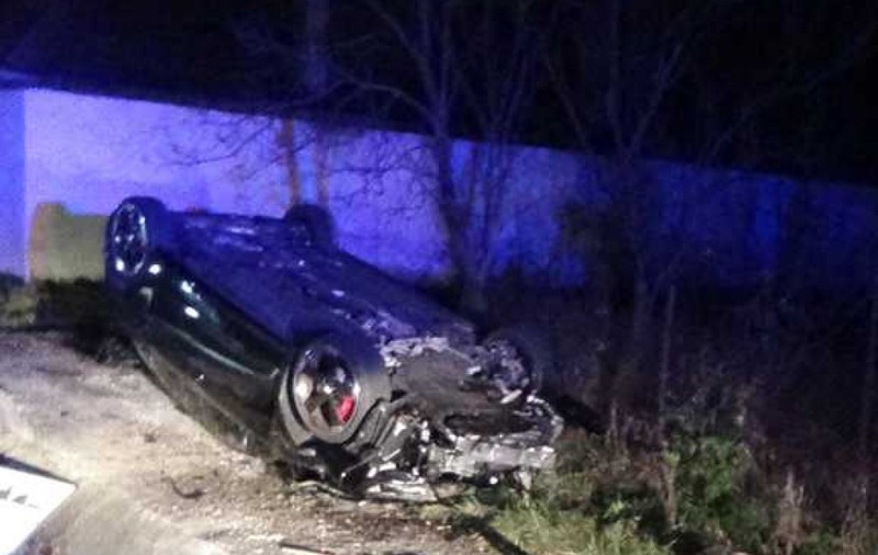 Unul dintre organizatorii turneului naționalei în SUA, din 2006, accident groaznic: ^a intrat cu mașina direct în stâlp, apoi s-a dat peste cap! A scăpat miraculos cu viață