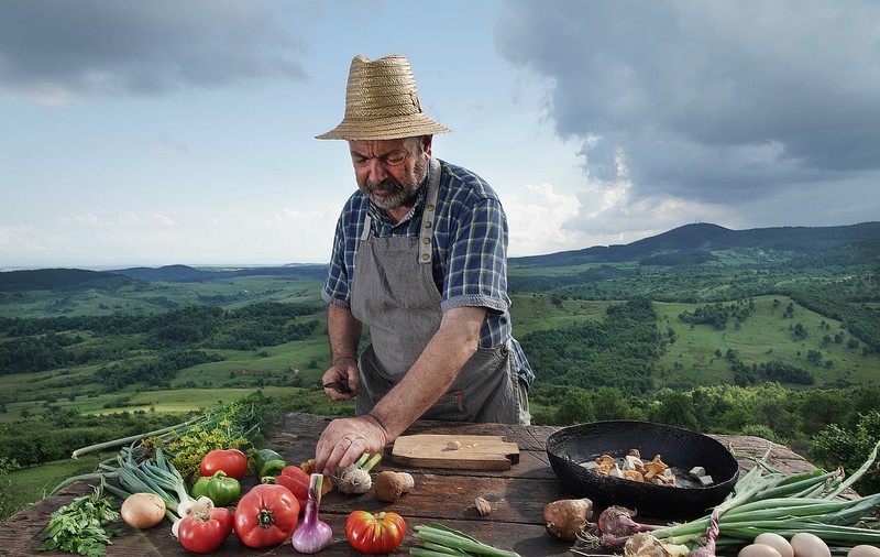 INTERVIU. Concluzia unui arheolog culinar, după ce a strâns zeci de ani peste o mie de rețete vechi din satele ardelenești: Un popor de „zămuri și tocane”
