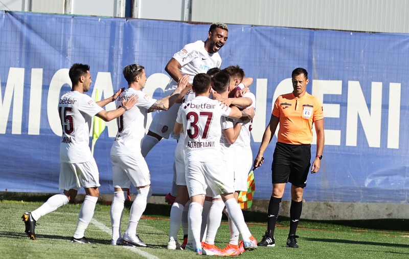 CFR Cluj se califică după prelungiri în turul II din Liga Campionilor, profitând de schimbarea regulilor UEFA