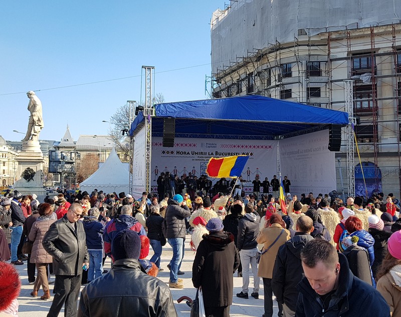 VIDEO| O horă mică în centrul Bucureștiului de Mica Unire!