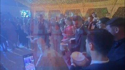 Cum au petrecut Kira Hagi și Thomas Ferfelis la nunta de la Cernica Events. Imagini cu spargerea farfuriilor