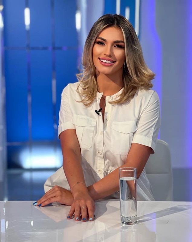 La 12 ani de la atacul din scara blocului, Diana, fiica lui Adrian Enache, rupe tăcerea: „Am fost înjunghiată și în gât”