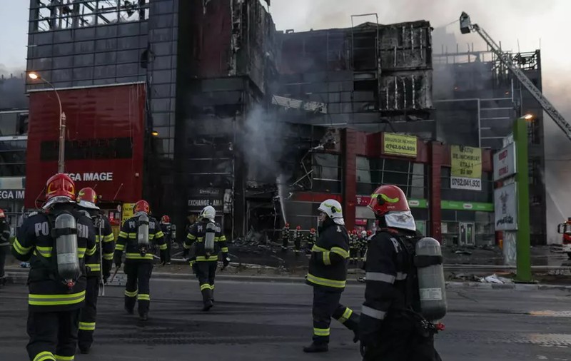Proprietarii unui magazin de bijuterii îi acuză pe pompieri de furt, după incendiul de la Prosper Plaza