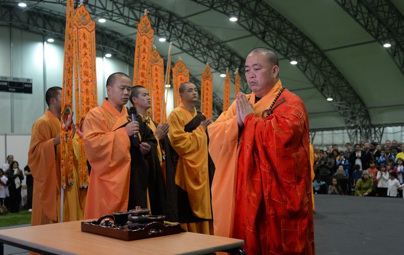 Călugărul-șef al Templului Shaolin, leagănul artelor marțiale din China, este anchetat pentru deturnare de fonduri şi relații „nepotrivite” cu mai multe femei