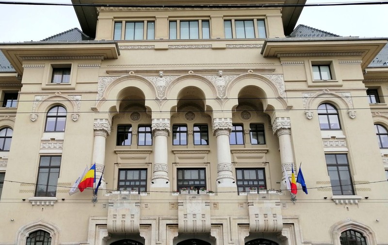 UPDATE. Alertă de coronavirus și la Primăria Capitalei. Gabriela Firea susține că o angajată PMB, care este nora ofițerului în rezervă la MAI, a fost confirmată cu coronavirus
