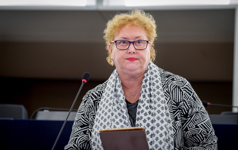Avocatul Poporului încurajează cetățenii nemulțumiți de măsurile din starea de alertă să dea în judecată Guvernul și Parlamentul