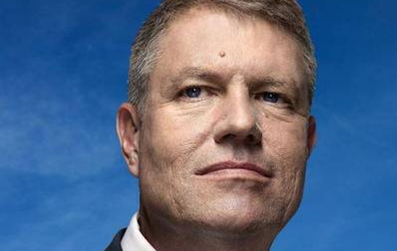 O să-l îndrăgești pe Klaus Iohannis! Uite ce are în curte, la Sibiu!