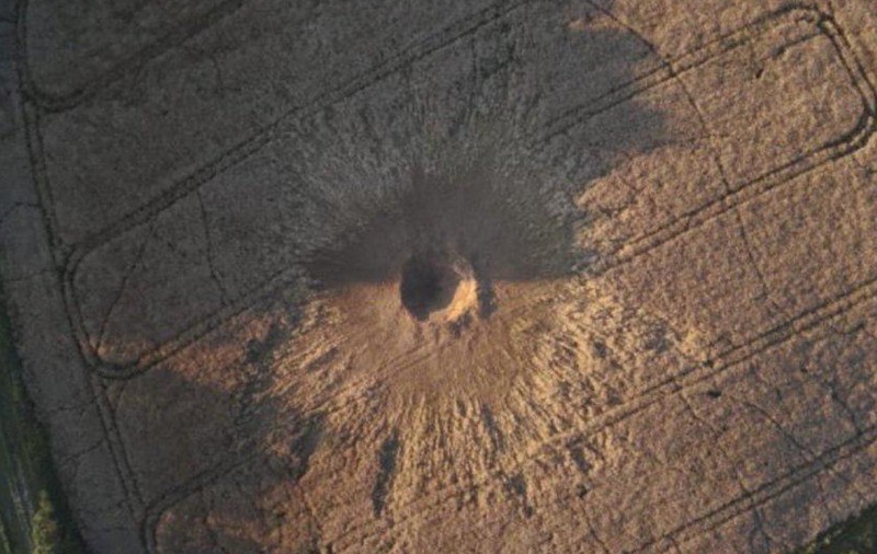 Crater de 10 metri în estul Poloniei, în apropierea graniței cu Ucraina. Ministrul Apărării: „Cel mai probabil” a fost o rachetă rusească Kh-101