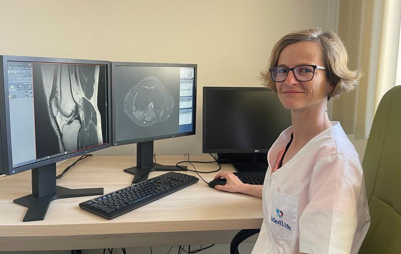 [Medici Buni] Dr. Suto Monika, Hyperclinica MedLife Cluj: „Dacă aș fi pacient, mi-ar plăcea să simt că am atenția completă a medicului”