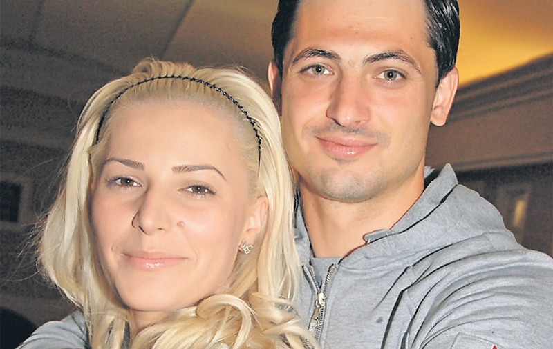 Viviana, soţia lui Mirel Rădoi, l-a salvat pe fotbalist după un accident de circulaţie