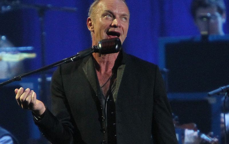 Sting concertează luni în București