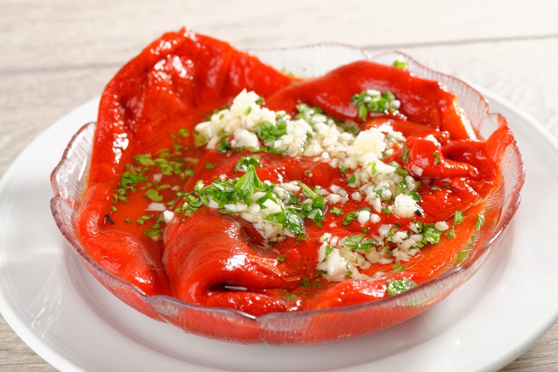 Salata de ardei copti cu branză