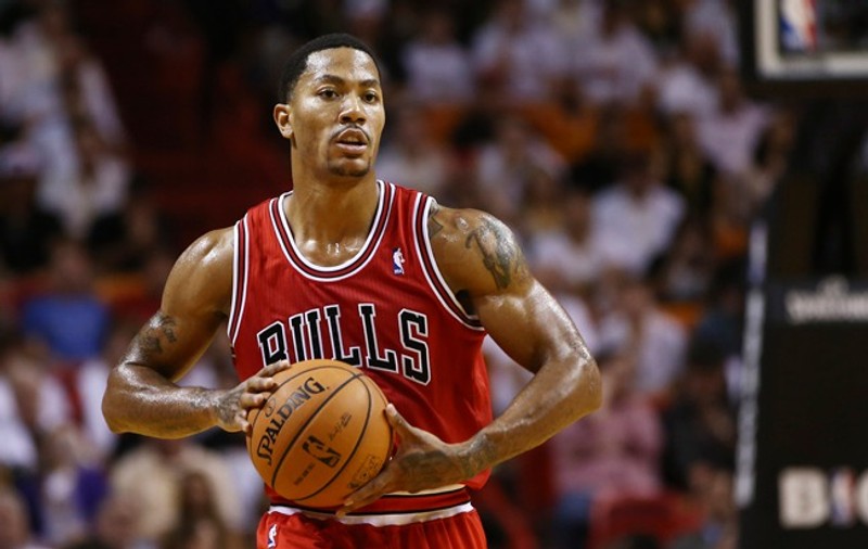 Un baschetbalist din NBA este acuzat că și-a violat prietena împreună cu doi amici