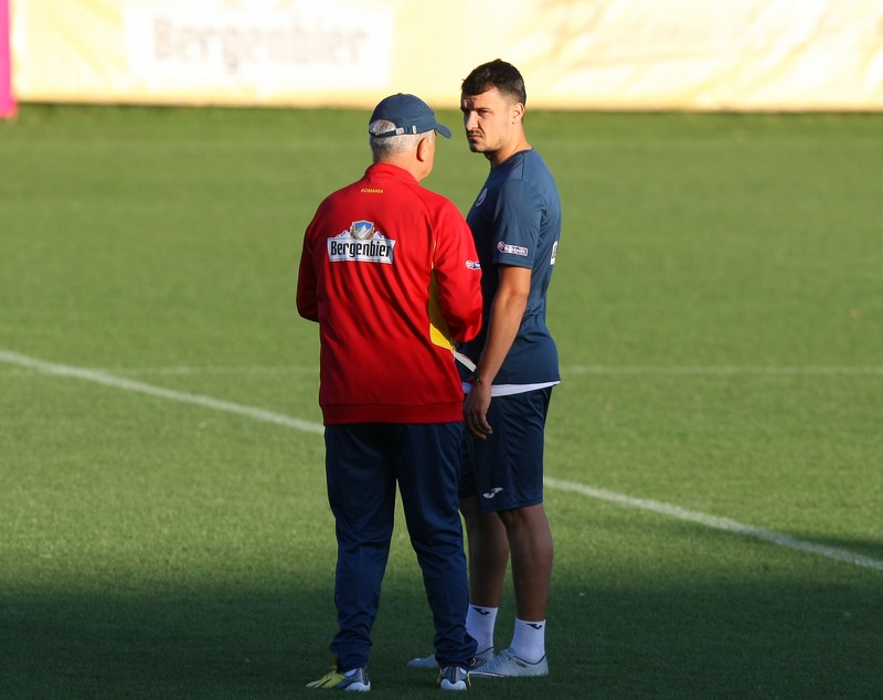 PRELIMINARII EURO 2016, ROMÂNIA - GRECIA (luni, ora 21:45, TVR 1). Generalul i-a acordat o atenție specială lui Budescu la antrenamentul oficial. Atacantul Astrei ar putea fi titular / FOTO