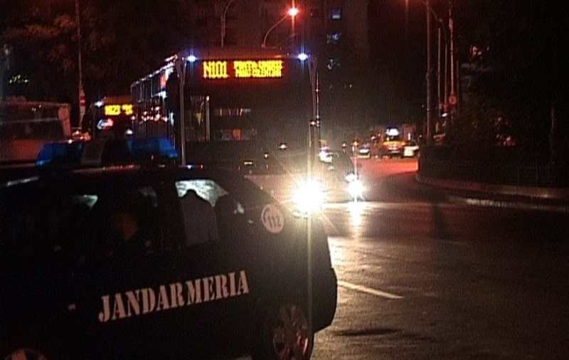 Patrule de jandarmi pe liniile RATB de noapte 