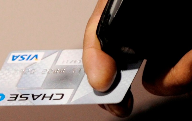 A făcut cumpărături de 60.000 € cu un card clonat 