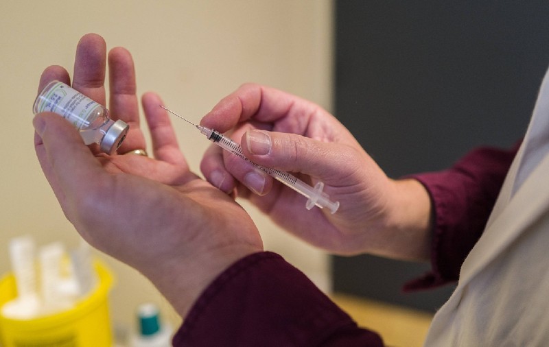 Un vaccin te apără de o boală cruntă, letală. Medicii de la Spitalul Victor Babeș Timișoara spun cum să lupți cu meningococul