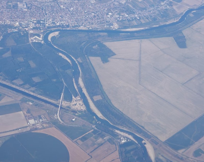 Cum se vede Dunărea din avion, de la 7.000 de metri înălțime, în apropiere de Călărași