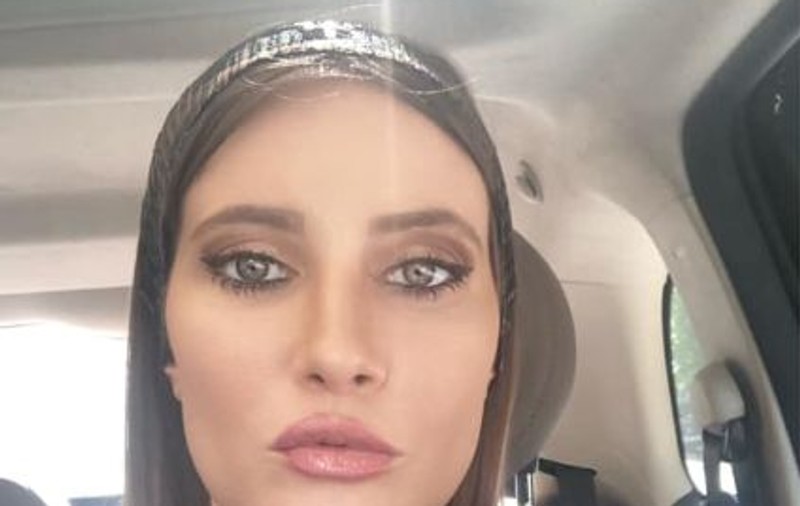 De ce nu se dezbracă Iulia Albu la plajă
