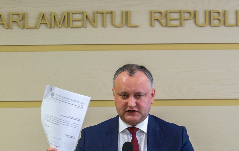 Alegeri prezidențiale în Republica Moldova| Candidatul socialist Igor Dodon, acuzat de plagiat
