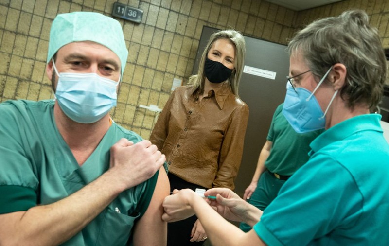 Profesioniștii din domeniul medical din Belgia își vor pierde licențele dacă nu se vaccinează anti-COVID până în aprilie 2022