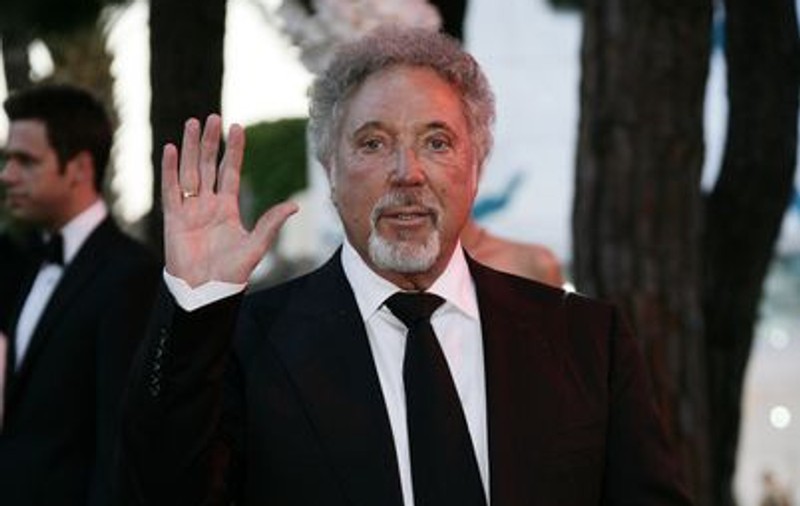 Tom Jones ar putea să renunțe la cântat