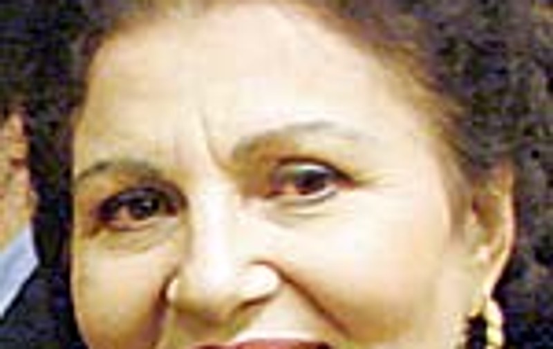 Irina Loghin a primit pe scena doua discuri de aur