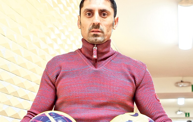 Ionel Dănciulescu, fostul golgheter al lui Dinamo, vorbeşte despre sentimentele care îl încearcă în noua funcţie, cea de team-manager: "Te simţi incapabil să ajuţi"