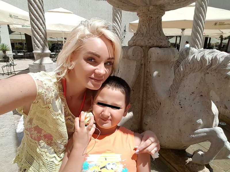 Maria Cosntantin și-a dus băiețelul la Mamaia. Ce mare a crescut Codruț